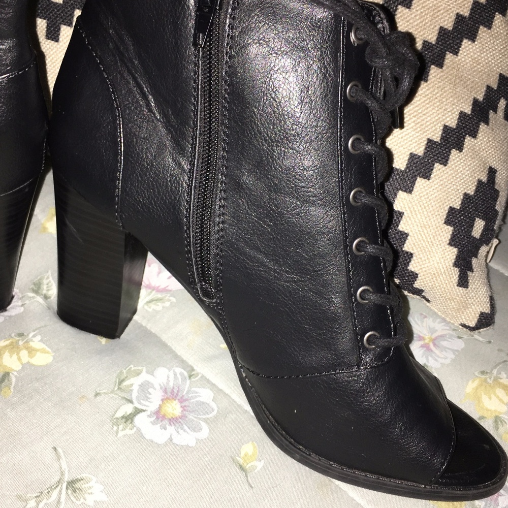 FINAL PRICE DROP!! BLACK LACE UP HEELS